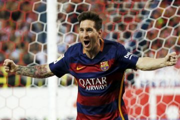 Messi sabet penghargaan sebagai striker terbaik La Liga
