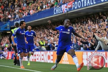 Chelsea bungkam sembilan pemain Arsenal 2-0