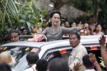 Pemimpin tentara Myanmar akan sambut wanita presiden