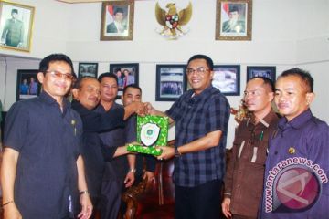 Penyerahan Cinderamata
