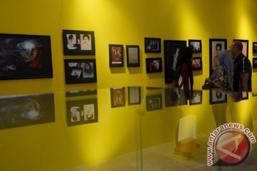 Sri Astari Rasjid gelar pameran "Yang Terhormat Ibu"