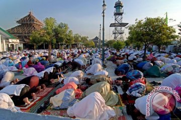 Hadiah satu mobil karena telah salat dzuhur berjemaah