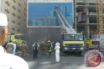 Lobi pemondokan haji Indonesia terbakar