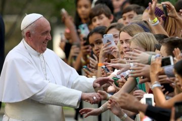 Paus Fransiskus diam-diam temui petugas antiperkawinan sejenis di AS