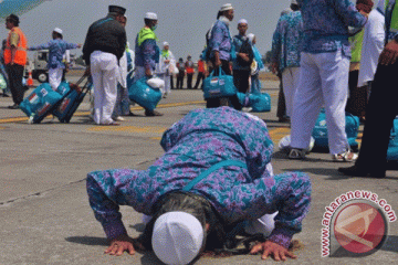 12 haji Jatim masih di Arab