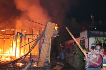 Bangunan dan belasan sepeda motor terbakar di Barito Utara-Kalteng