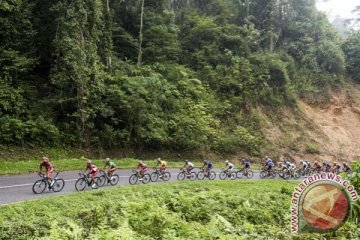 Yellow Jersey Tour de Singkarak tetap milik Arvin