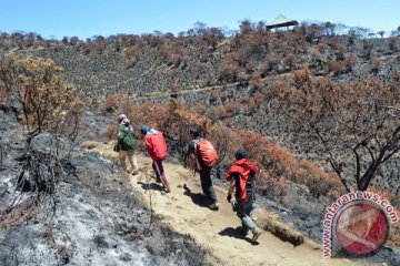 Duka satu keluarga korban Gunung Lawu