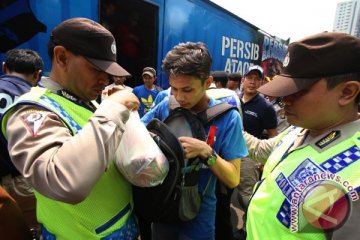 Polisi sita minuman keras milik suporter Persib