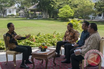 Setahun pemerintahan : wawancara khusus dengan Presiden Jokowi