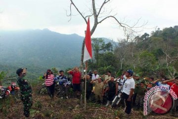 Delapan pendaki dievakuasi dari kebakaran Argopuro