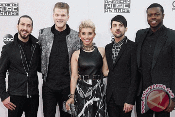 Pentatonix usir Demi Lovato dari puncak Billboard 200