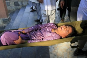 Udara dingin menambah penderitaan korban gempa di Afghanistan