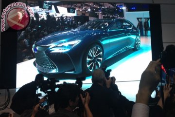 Mobil futuristik Lexus LF-FC tampil di Tokyo Motor Show 2015