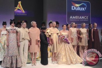 Didi Budiardjo terjemahkan warna cat menjadi fashion