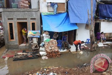 Banjir genangi sejumlah wilayah di Jakarta