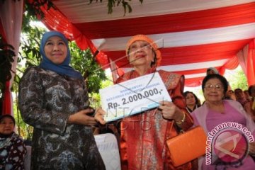 Mensos Kunjungi Keluarga Pahlawan