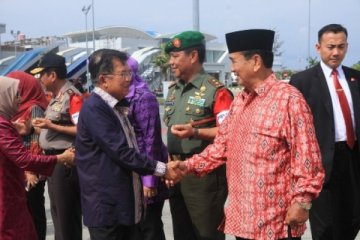 Wapres Jusuf Kalla Transit Balikpapan
