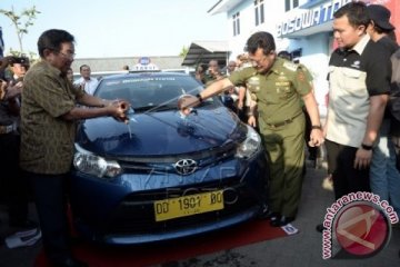 BOSOWA TAXI PARIWISATA