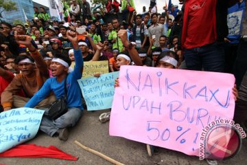 Unjuk rasa buruh di Medan timbulkan kemacetan