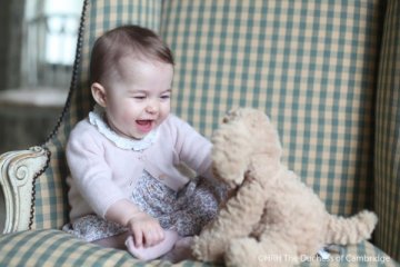 Foto baru Princess Charlotte dirilis