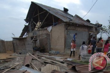 Puting beliung terjang tiga desa di Madiun