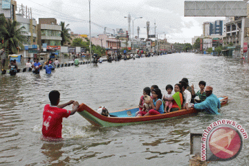 Banjir lumpuhkan selatan India, ratusan orang terdampar