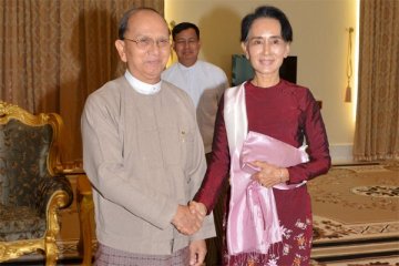 Jelang lengser, pemerintah Myanmar bebaskan tahanan politik