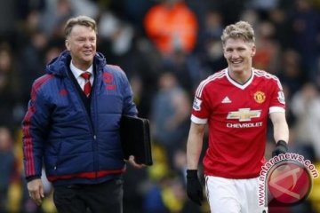 Van Gaal tinggalkan konferensi pers MU