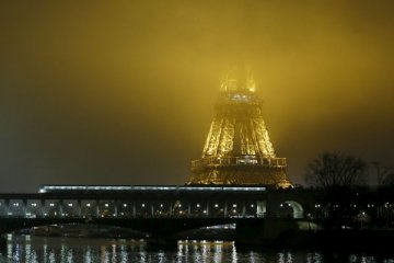  Duka Manchester, lampu menara Eiffel dipadamkan