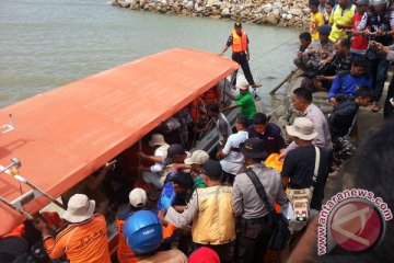 Tim SAR baru temukan 42 dari 116 penumpang KM Marina