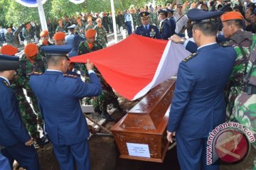 Jenazah pilot T-50i dimakamkan di TMP Madiun