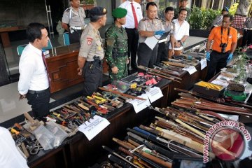 Polda Bali musnahkan senjata sitaan Lapas Kerobokan