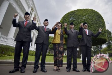 Sebelum dilantik di Istana, pimpinan baru datangi KPK