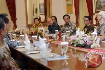Presiden makan siang bersama cendikiawan dan budayawan