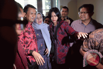 Gatot dan Evy didakwa suap hakim PTUN Medan