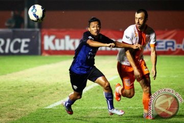 Panpel Arema "sweeping" calo tiket saat semifinal Piala Sudirman