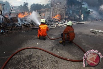 Pemukiman padat penduduk di Bukit Duri terbakar