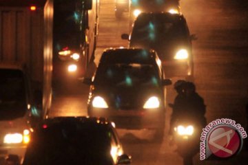 Arus balik jalan tol Jakarta-Cikampek ramai lancar