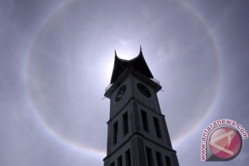 Jam Gadang tujuan wisata favorit liburan Imlek