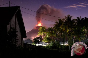 Tiga kecamatan Minahasa Tenggara diselimuti debu Soputan