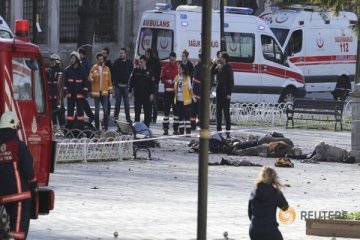 Bom bunuh diri tewaskan empat orang di Istanbul