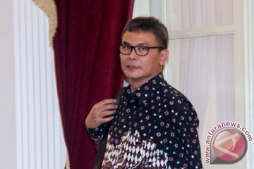 Johan Budi seharian urus tanda pengenal Istana