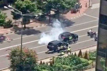 BOM JAKARTA - Transjakarta hentikan sementara layanan koridor 1