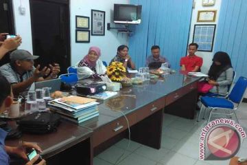 CHUSNUNIA CHALIM  KUNJUNGI ANTARA LAMPUNG