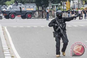 BOM JAKARTA - Polisi temukan bendera ISIS di rumah tersangka pengeboman