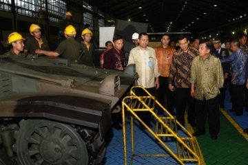 Wakil Presiden minta Pindad remajakan tank TNI