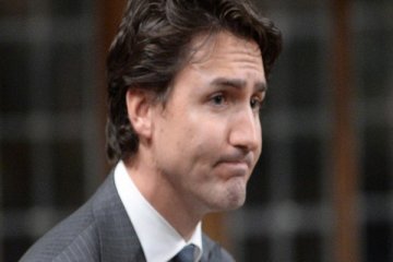 Justin Trudeau berlinang air mata kenang Gord Downie