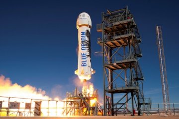 Blue Origin sukses terbangkan kembali roket