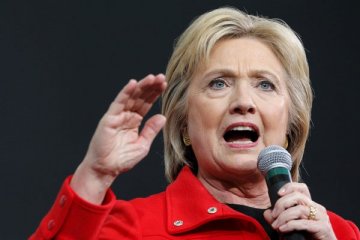Komputer tim kampanye Hillary Clinton diretas, Rusia dituding pelakunya